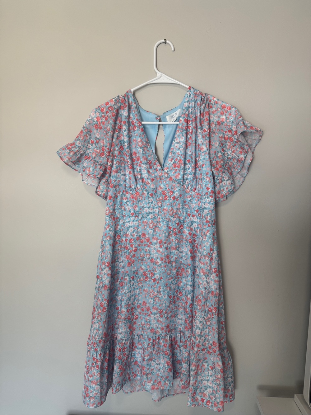 Peach Love California Light Blue Floral Midi Dress